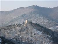 Burg und Husarentempel